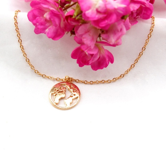 **MADAIO* Gold Earth Shaped Pendant Necklace - Picture 6 of 7